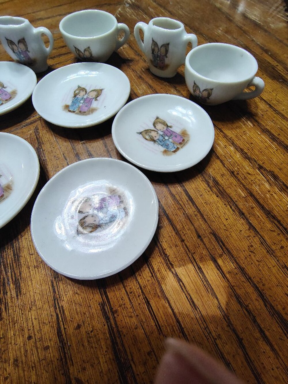 1976 Hallmark Cards 9 Pieces Tea Set
